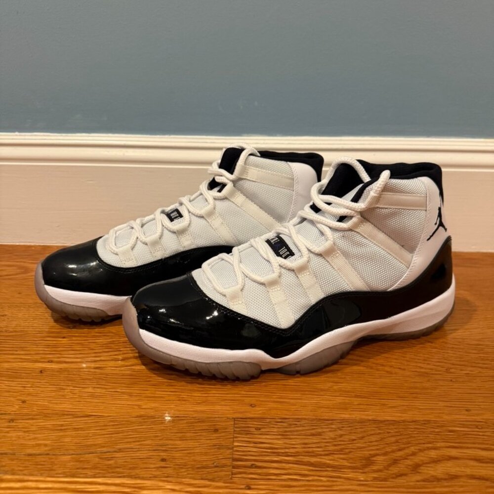 Air Jordan 11 Retro Concord 2011, Men's size 11, Deadstock/brand new